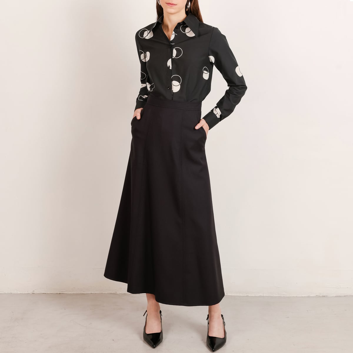 Long a-line skirt Flow in black wool