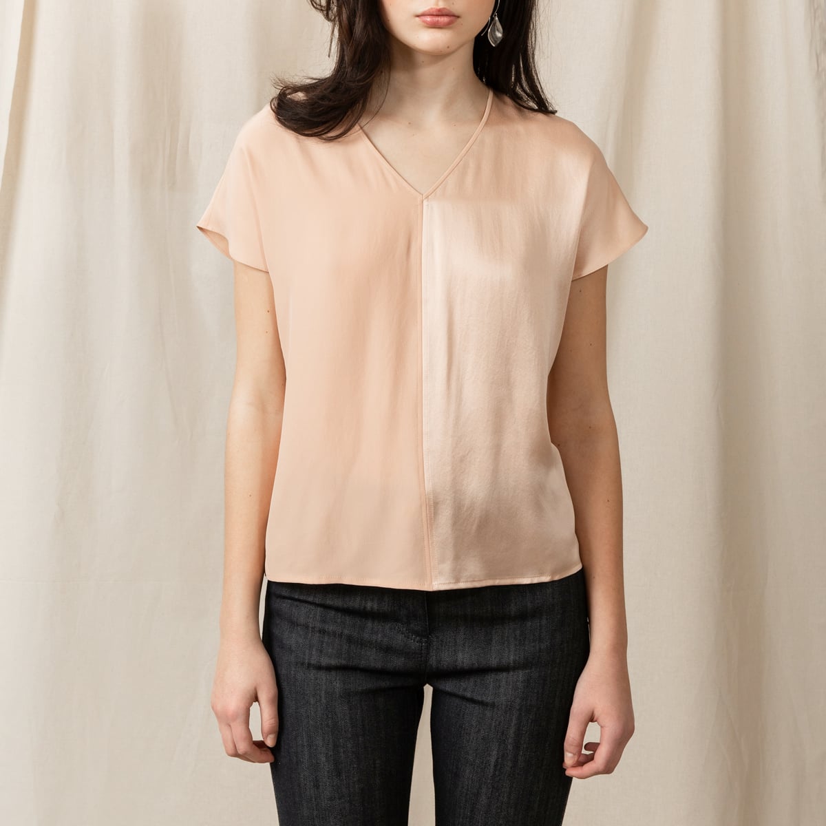 Revolution short sleeve V-neck silk tee in pink