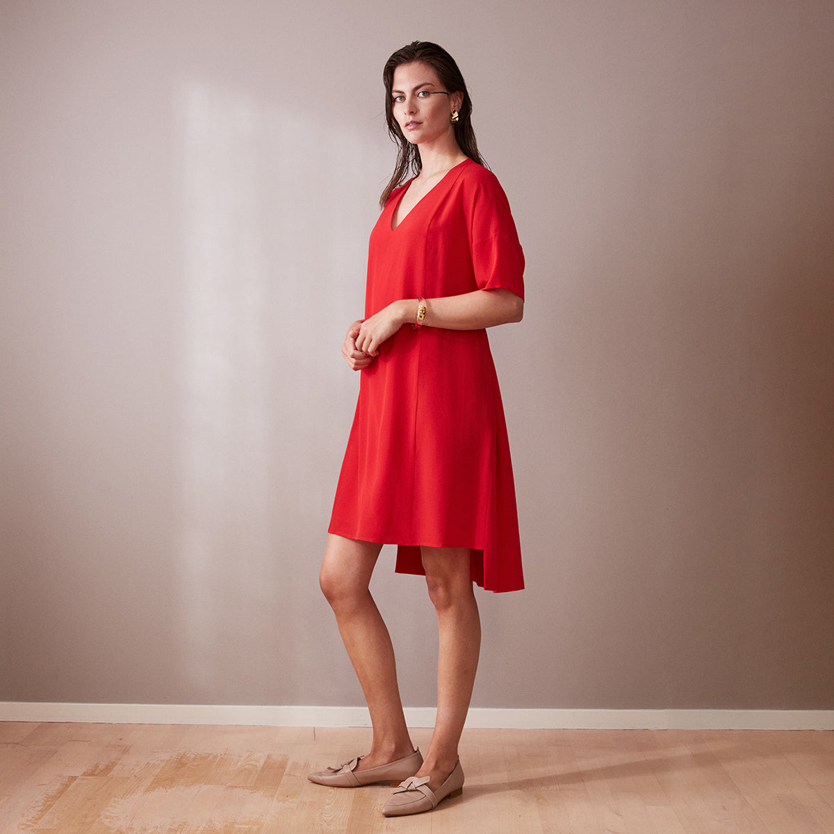 Knee-length day silk dress in Red