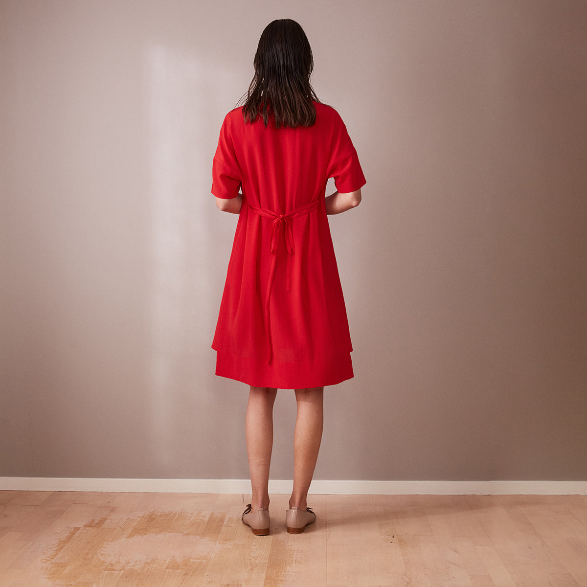 Knee-length day silk dress in Red