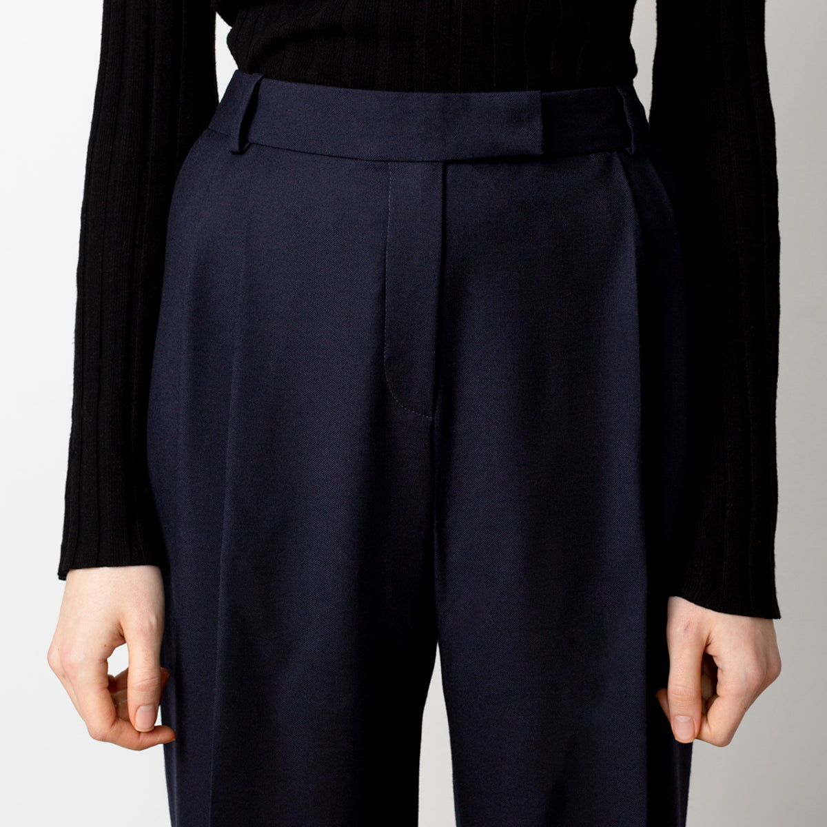 Swipe navy wool cropped pants