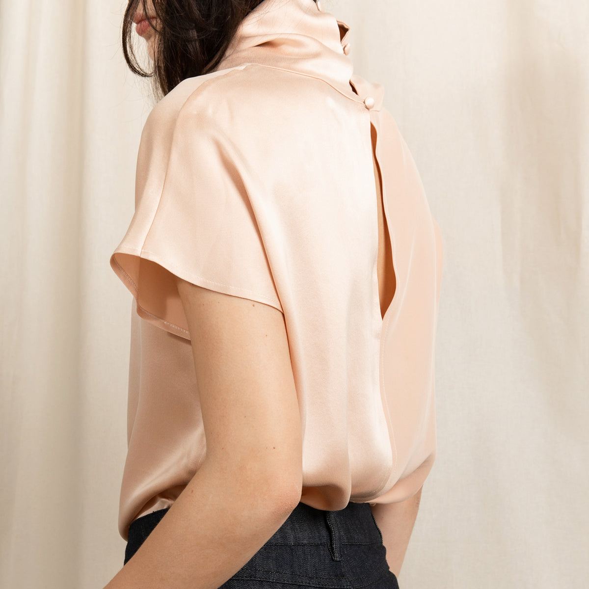 Short sleeve Revolution silk tee in pink with cowl neck