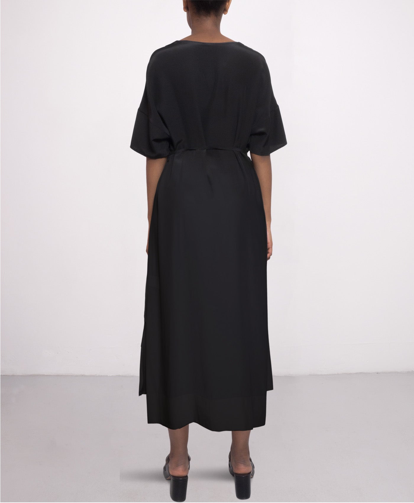 Long day silk dress in Black SS VN