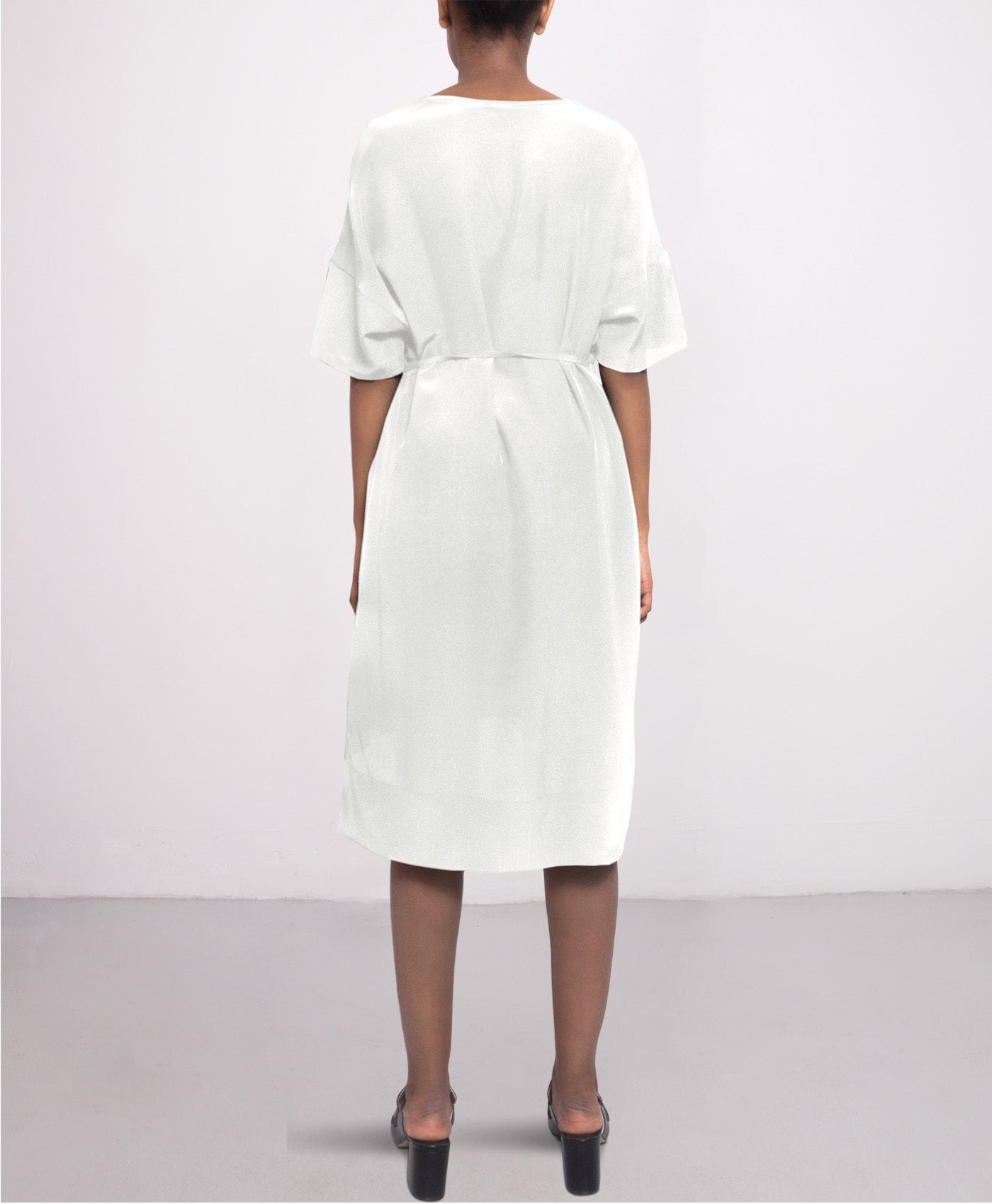 Knee-length day silk dress in Off white SS VN