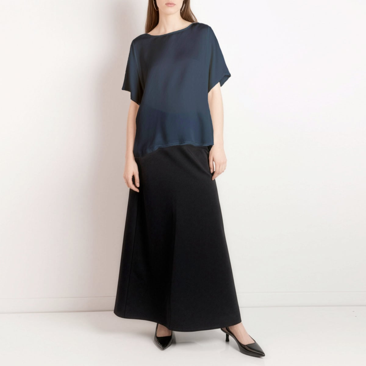 Oversized Tee in Silk Crepe – Navy Blue Elegance
