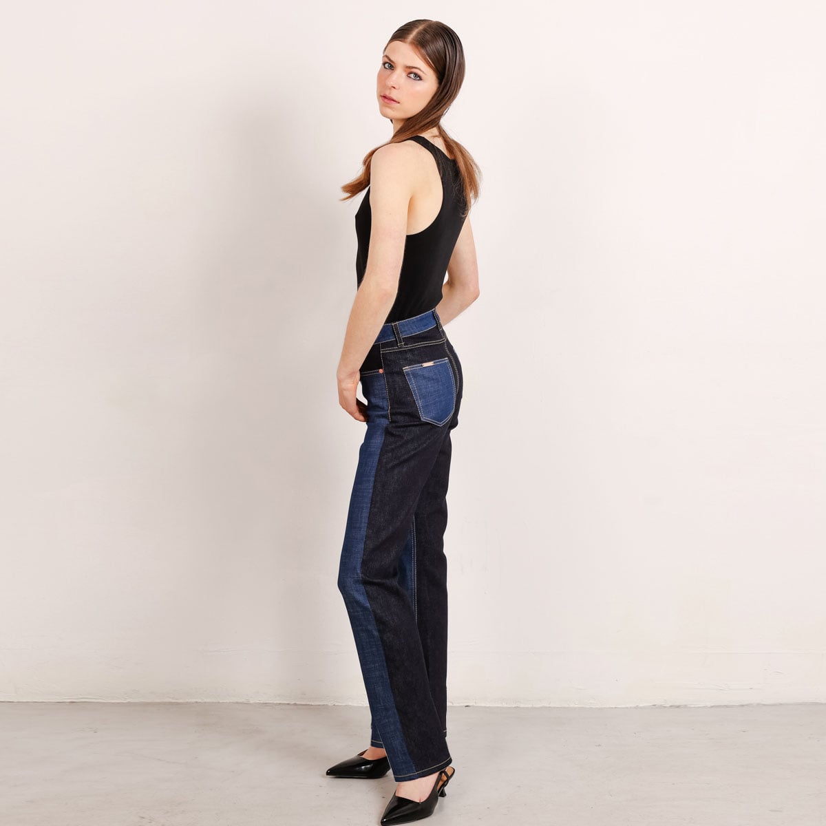 Long colour block jeans in 2 tones of blue,