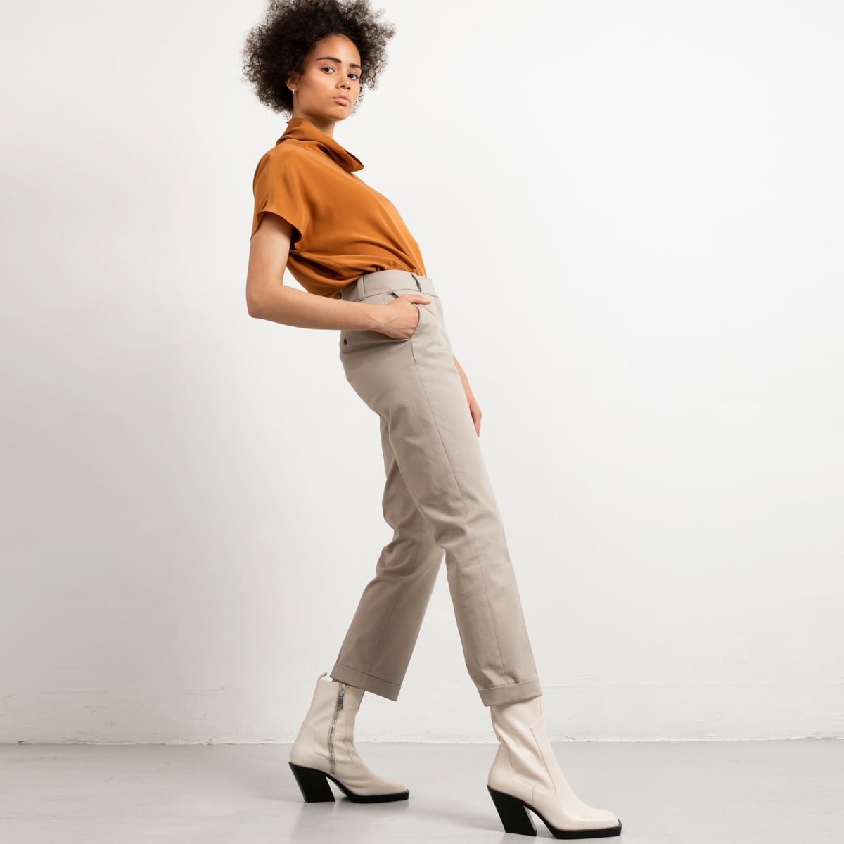 Custom-fit cotton stretch cropped pants