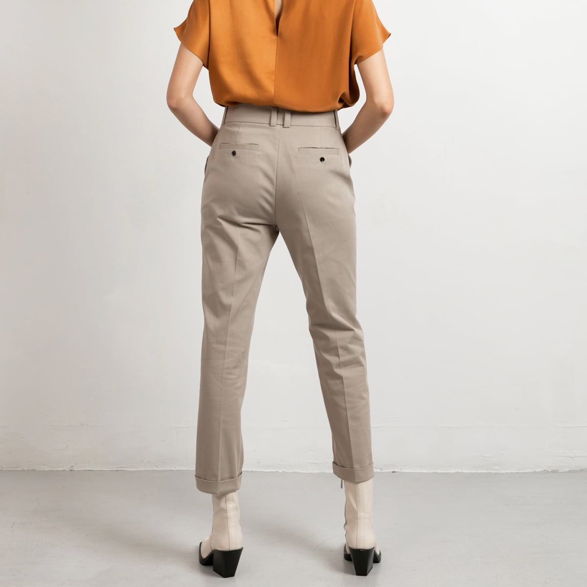 Custom-fit cotton stretch cropped pants