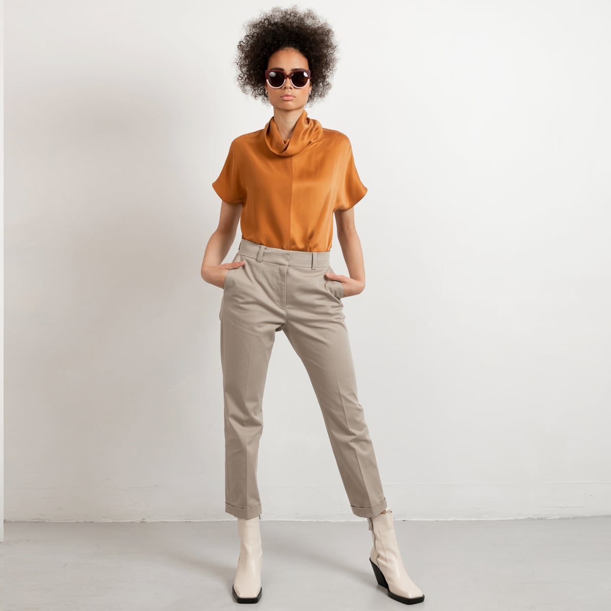 Custom-fit cotton stretch cropped pants