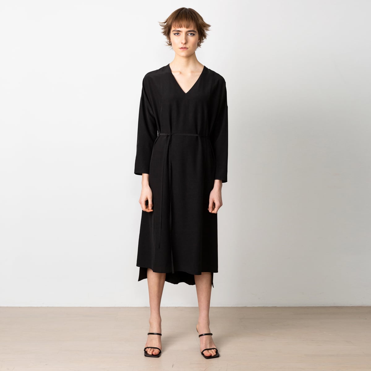 Long day silk dress in Black LS VN