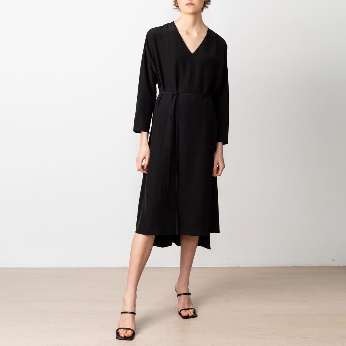 Long day silk dress in Black LS VN