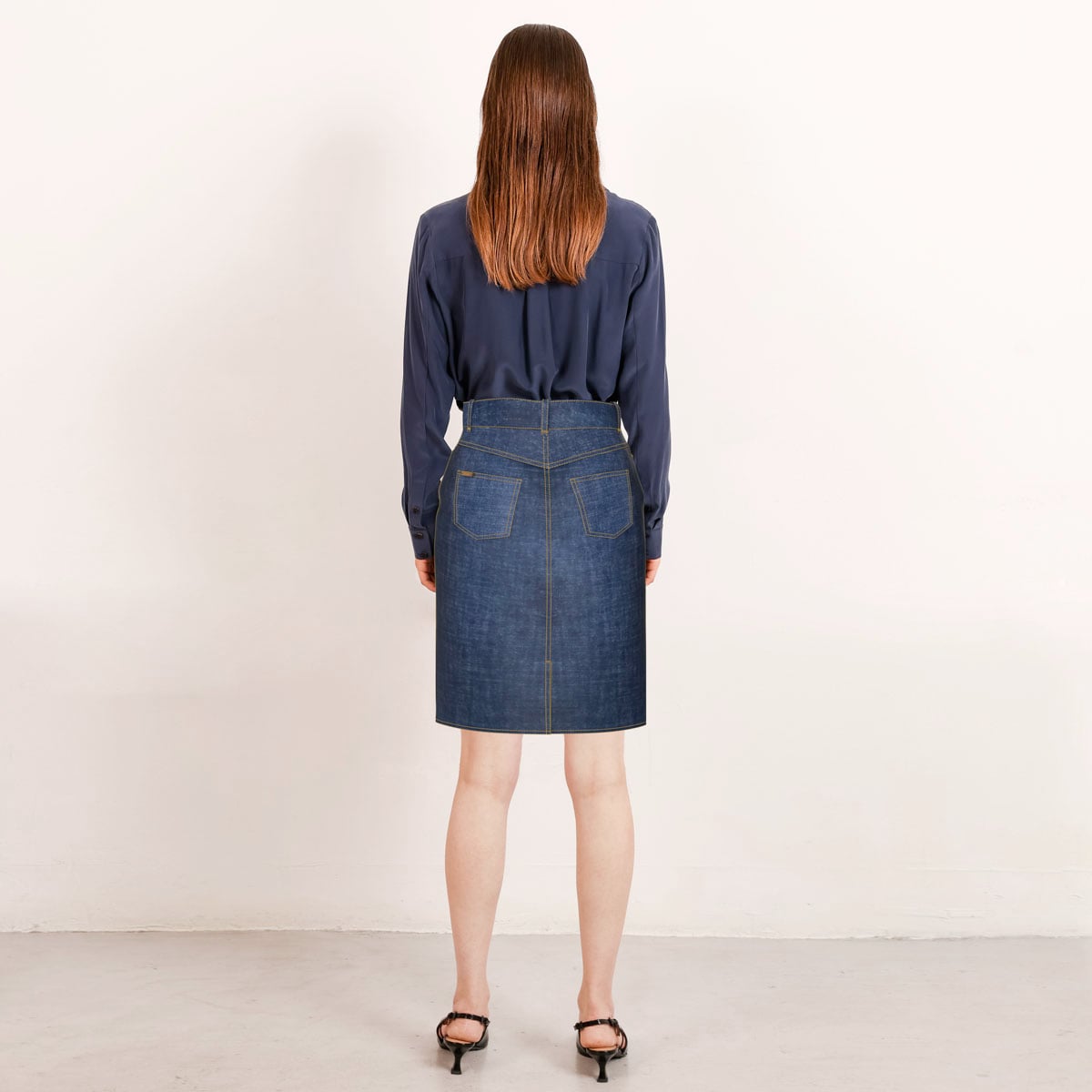 Short denim skirt mid blue with sand stitching