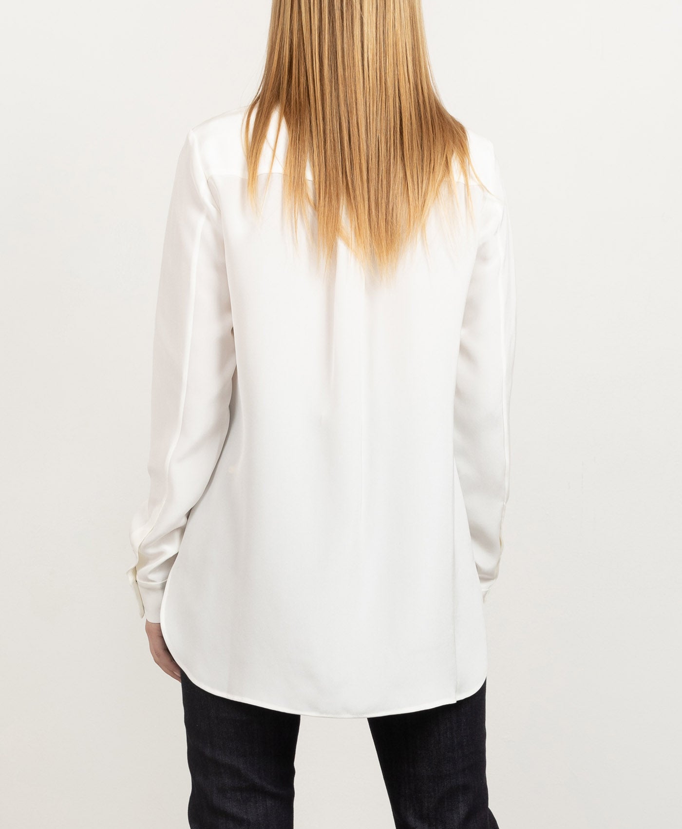 Essential shirt in off white silk