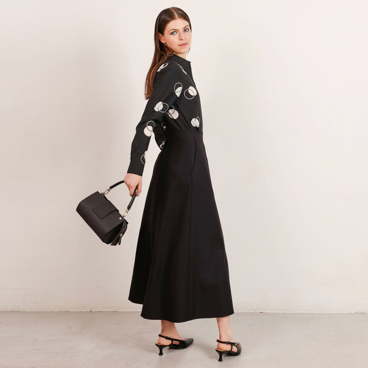 Long a-line skirt Flow in black wool