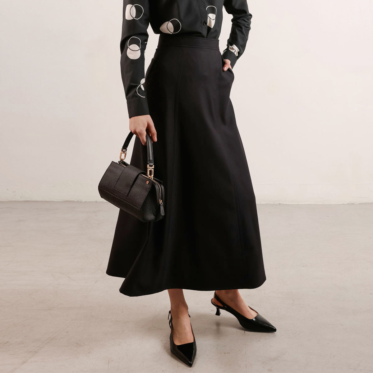 Long a-line skirt Flow in black wool Studio Heijne Long a-line skirt Flow in black wool Studio Heijne