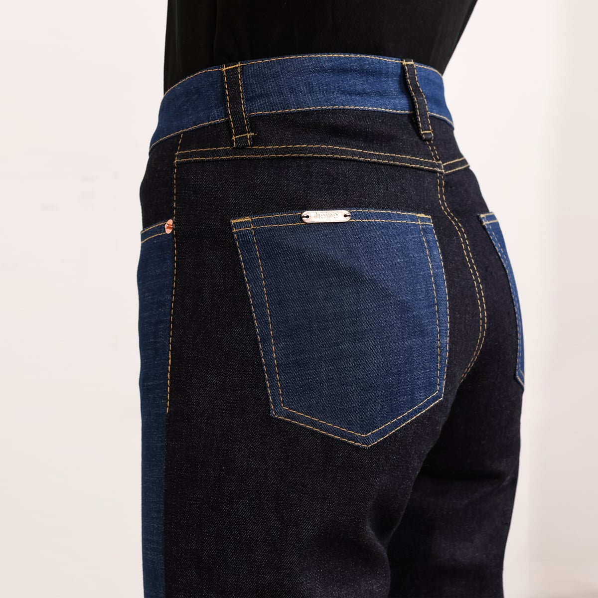 Colour block cropped jeans in 2 tones of blue