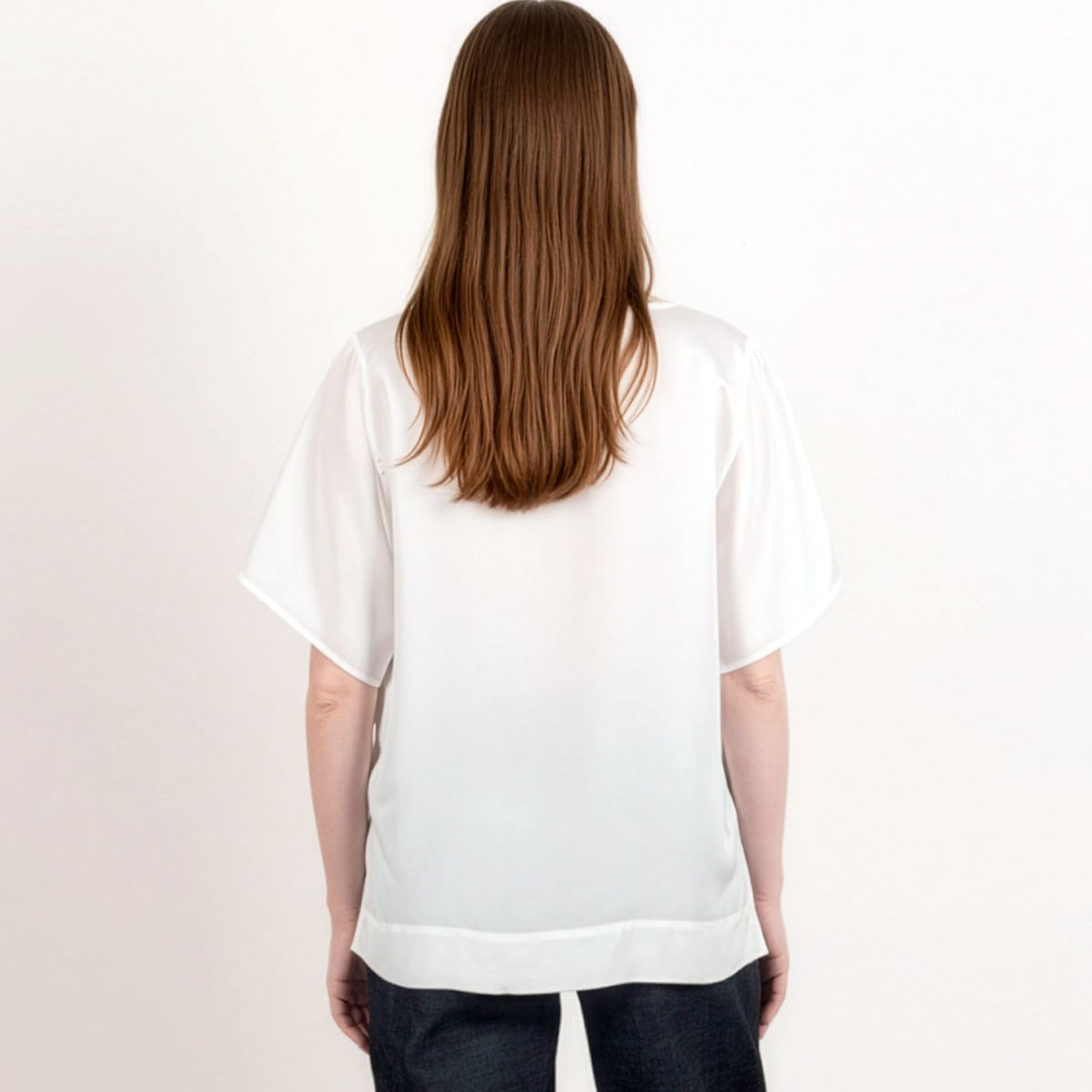 Oversized Tee in Silk – Off-White Elegance