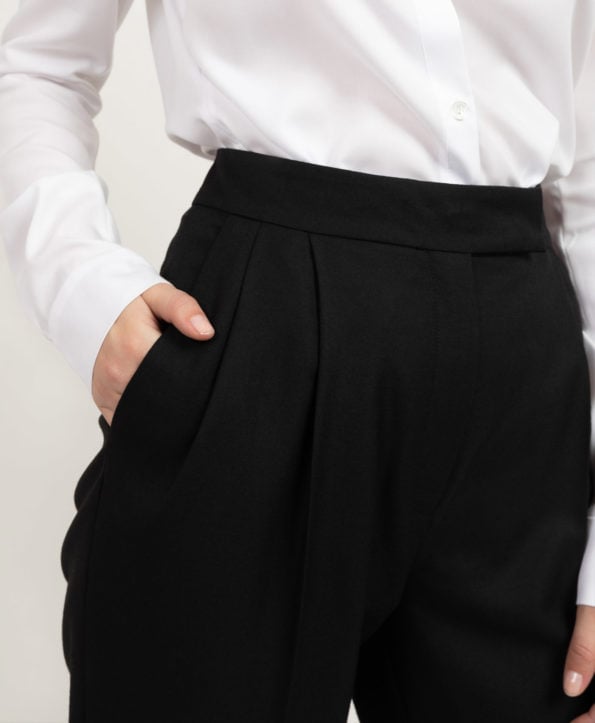Long pleated wool trouser