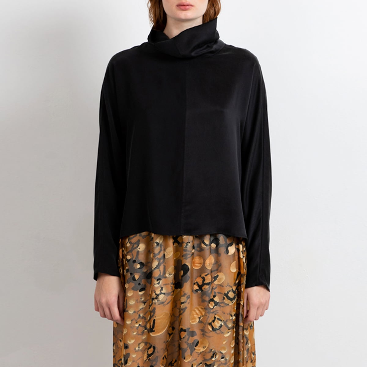 Revolution silk top in Black LS CN