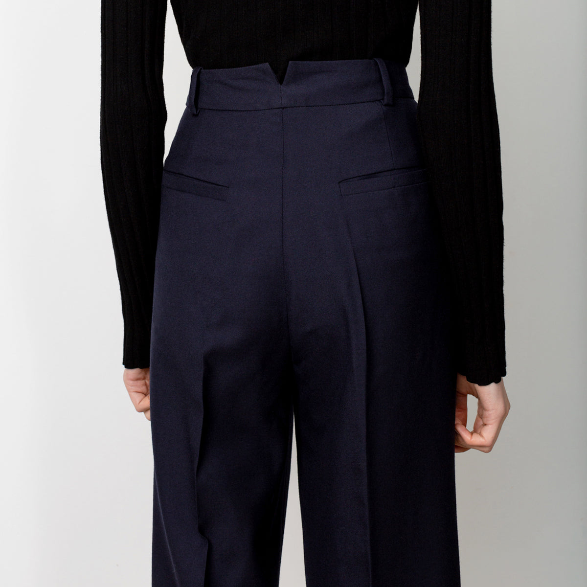 Swipe navy wool cropped pants