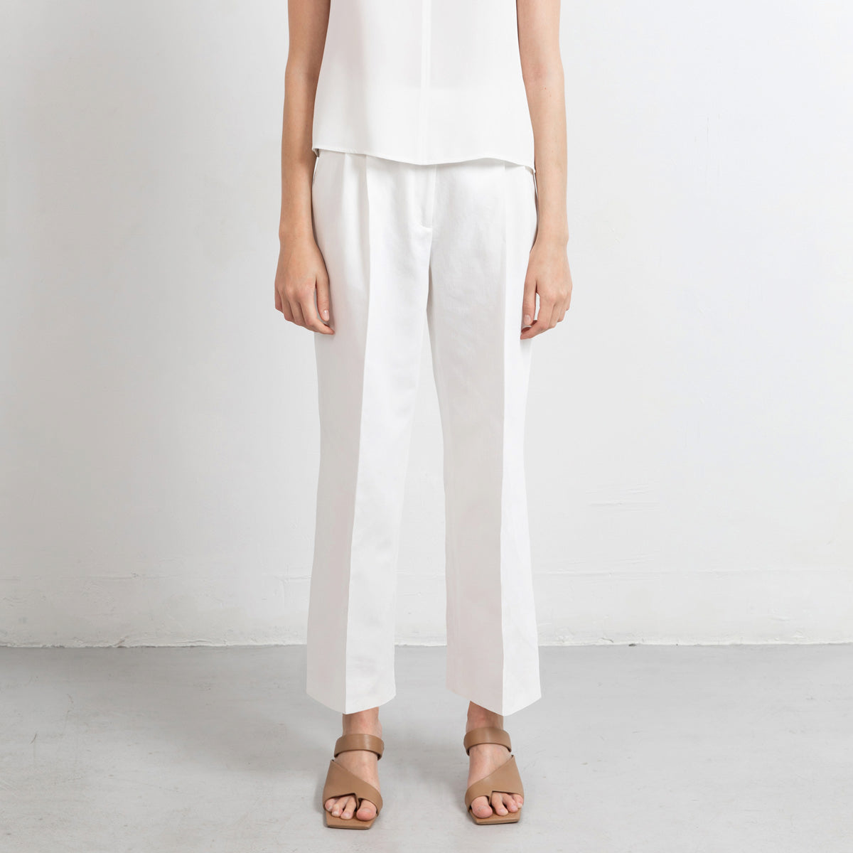 Linen mix cropped wide pants Swipe