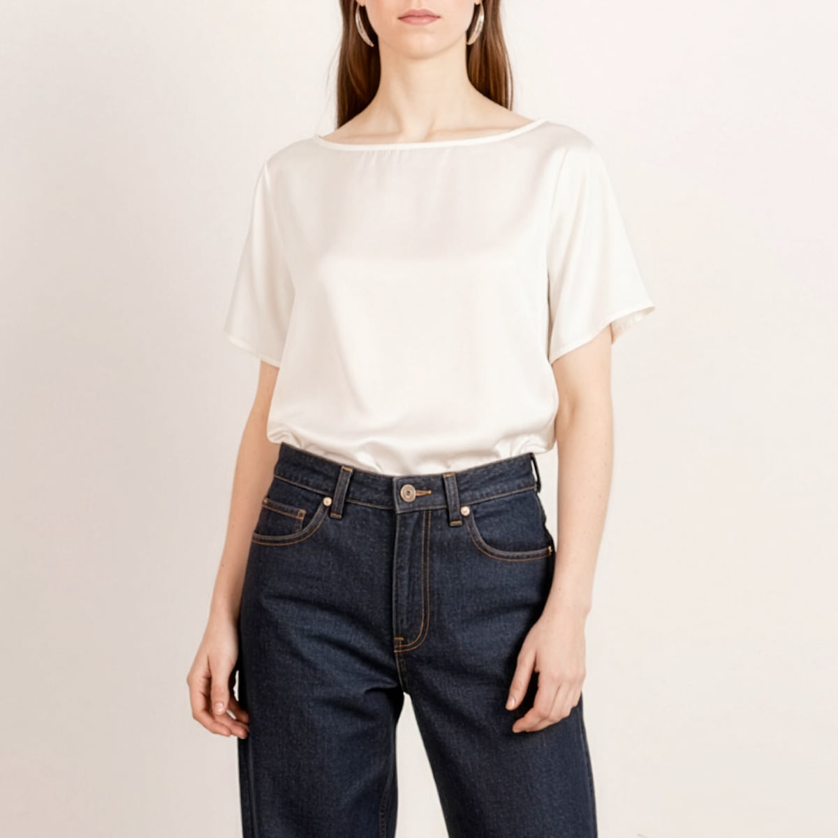 Oversized Tee in Silk – Off-White Elegance