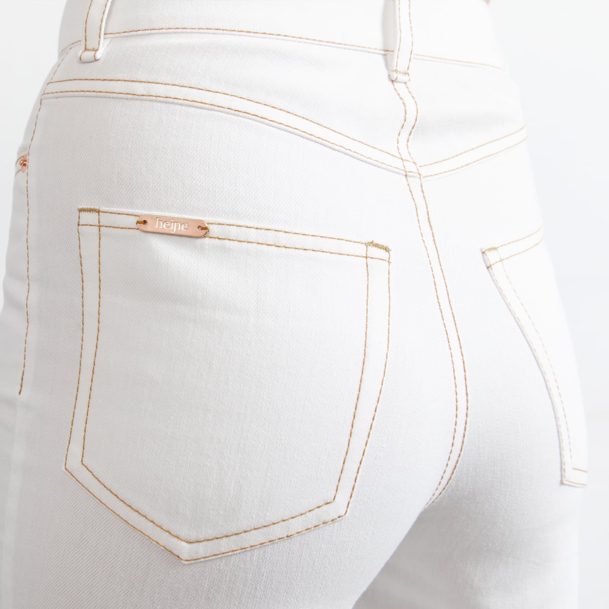 LONG WHITE WIDE LEG 5-POCKET PANTS