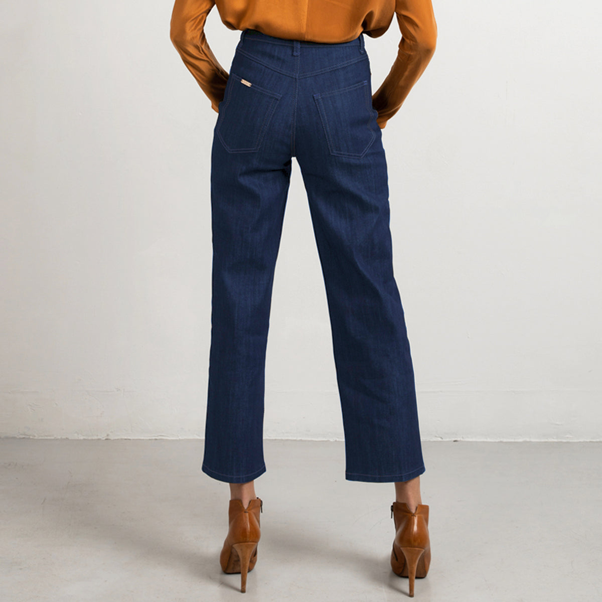 Mid blue wide leg jeans, blue stitch