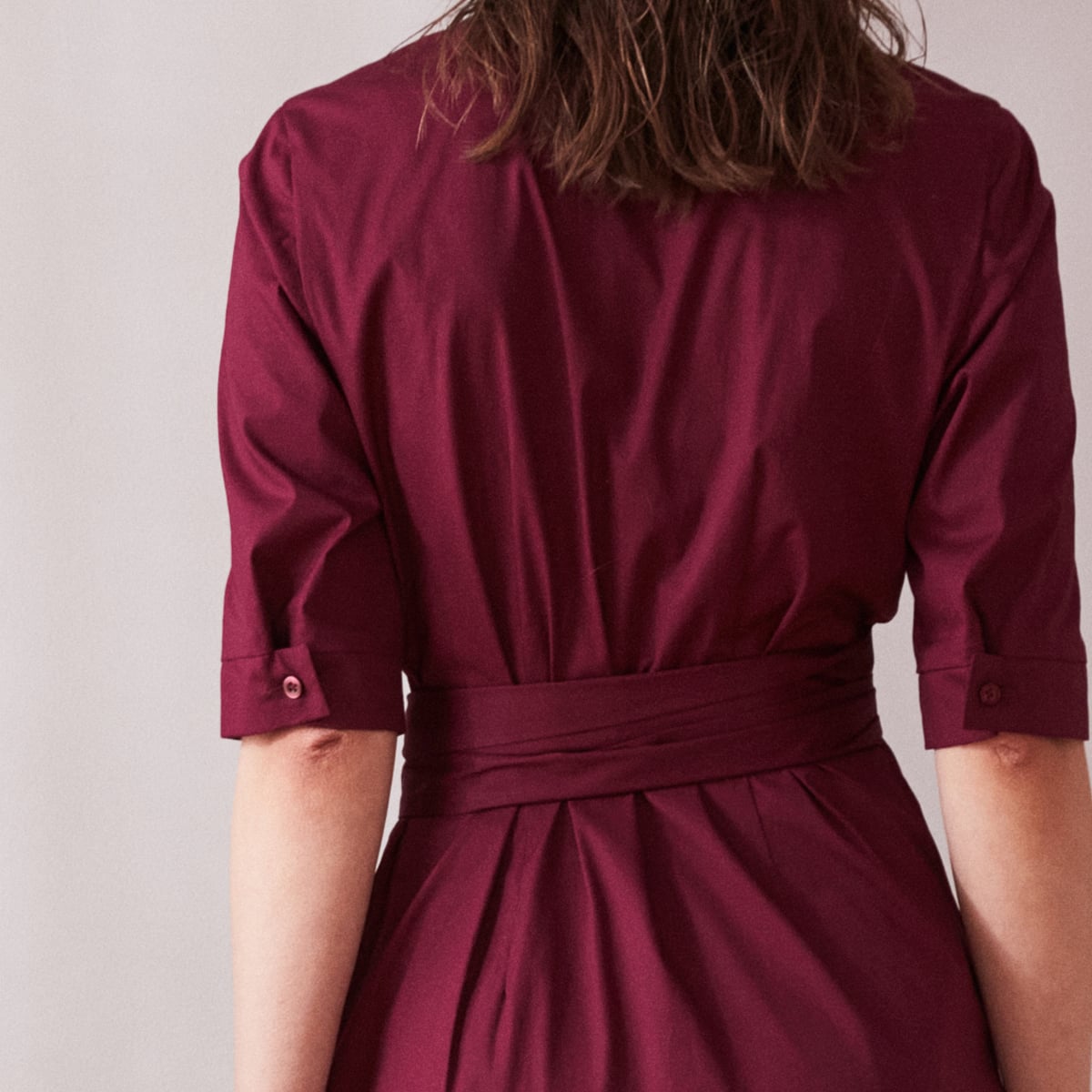 Knee Length Wine Red Wrap Dress with short sleeves Studio Heijne Knee Length Wine Red Wrap Dress with short sleeves Studio Heijne