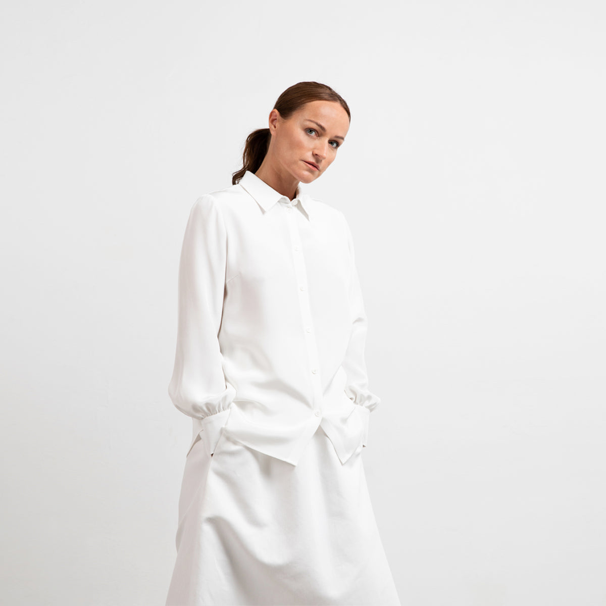 CUSTOM-FIT PUFF SLEEVE SILK CREPE SHIRT