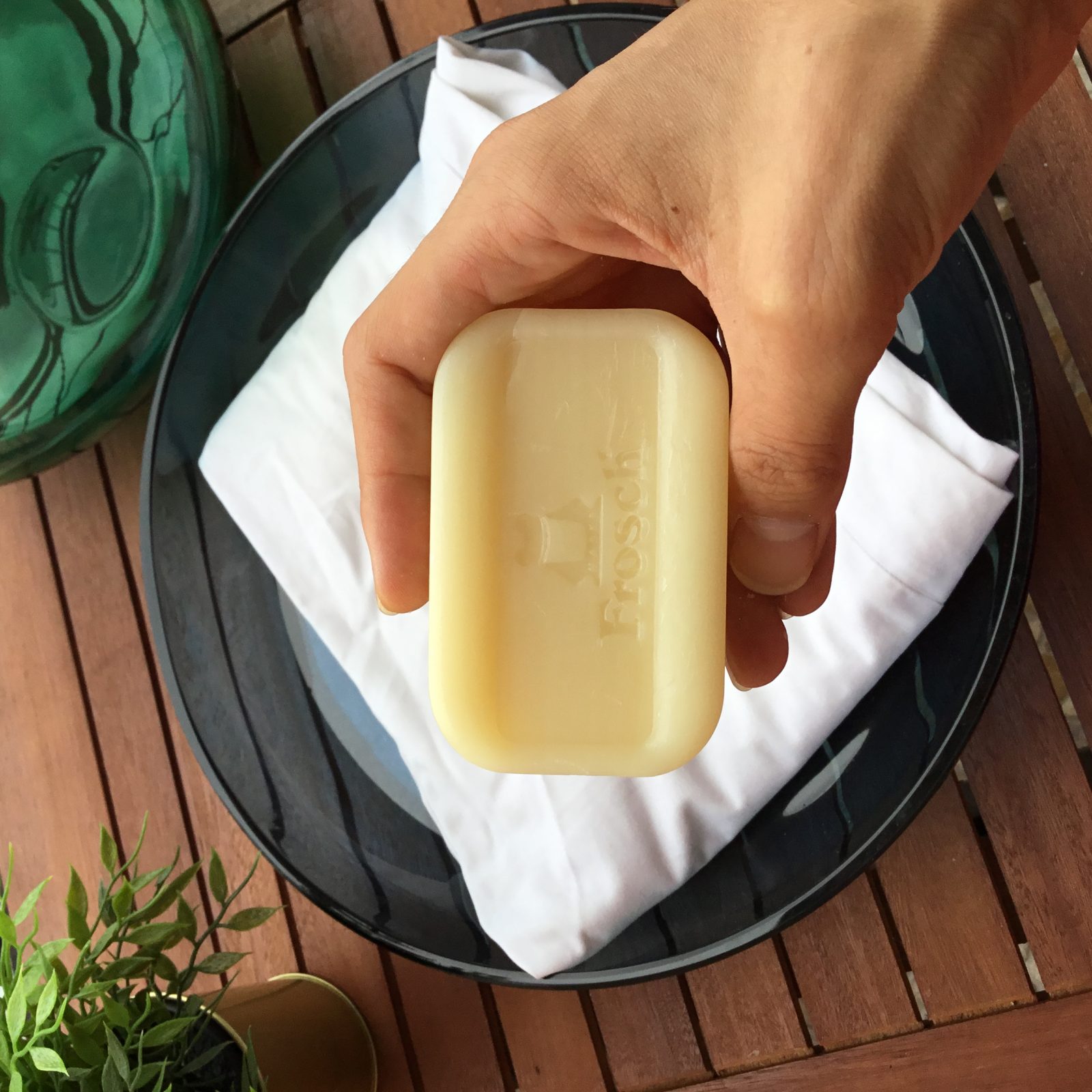 The best way to remove stains from silk Studio Heijne