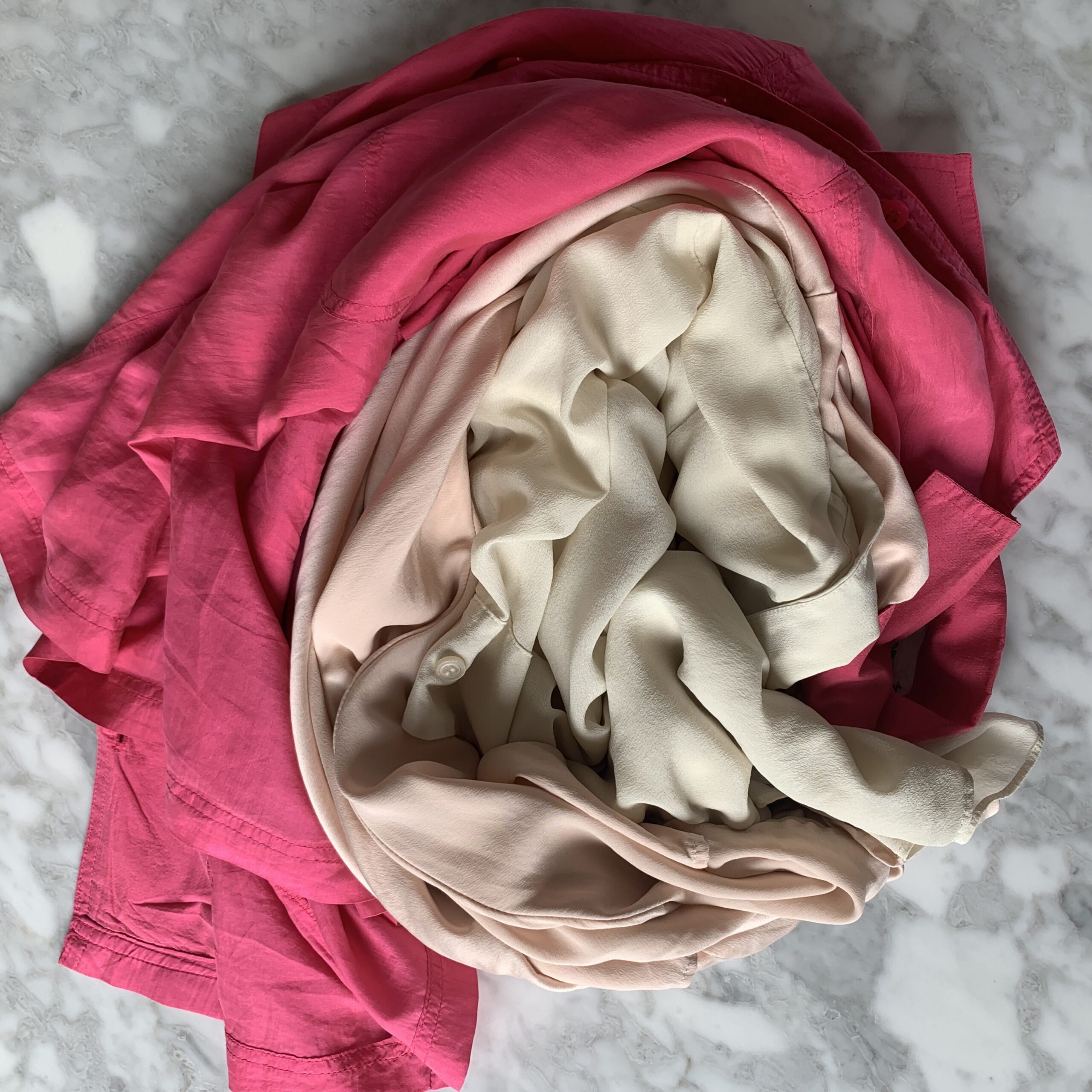 What Colors Can I Wash Together : Laundry Basics How To Sort Clothes Mama S Laundry Talk / Usually, if we wash an item with a dark color and an item with a light color, some of the darker tones will 'transfer' onto the light item.