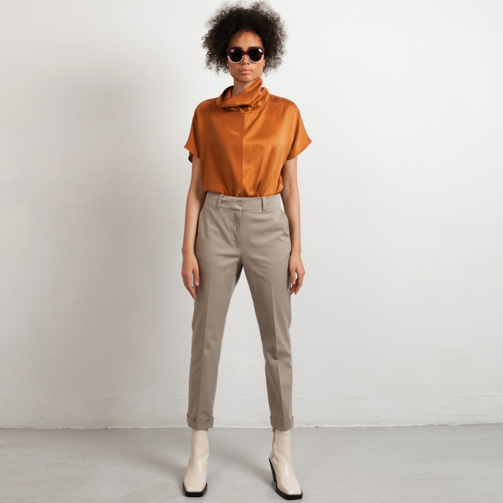 Custom-fit cotton stretch cropped pants - Studio Heijne