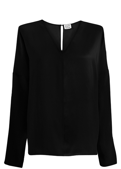 Custom-fit black silk top LS VN by Studio Heijne