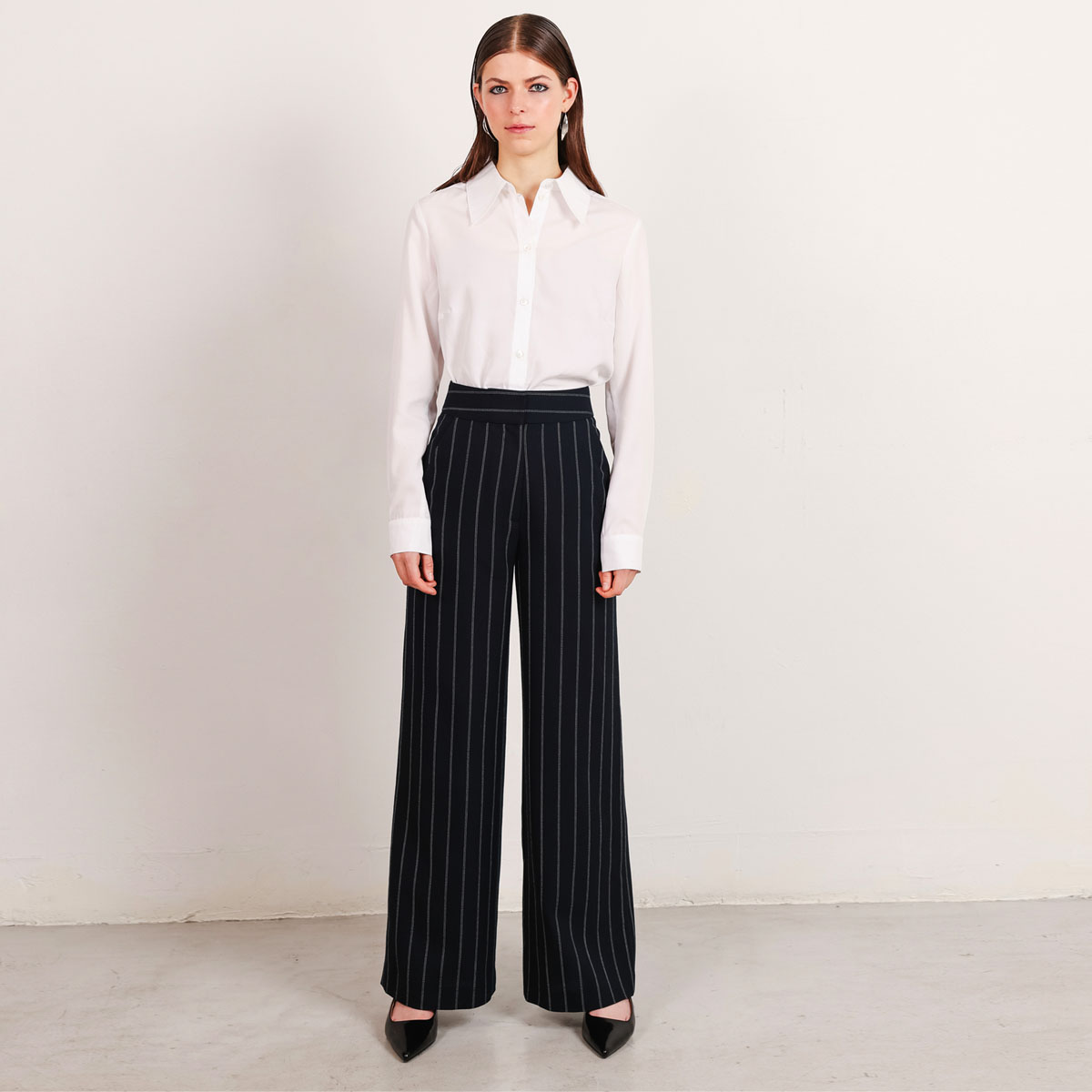 Striped Tie Paperbag Waist Wide Leg Pants | Wide leg outfit, Women business  casual summer, Stripe outfits